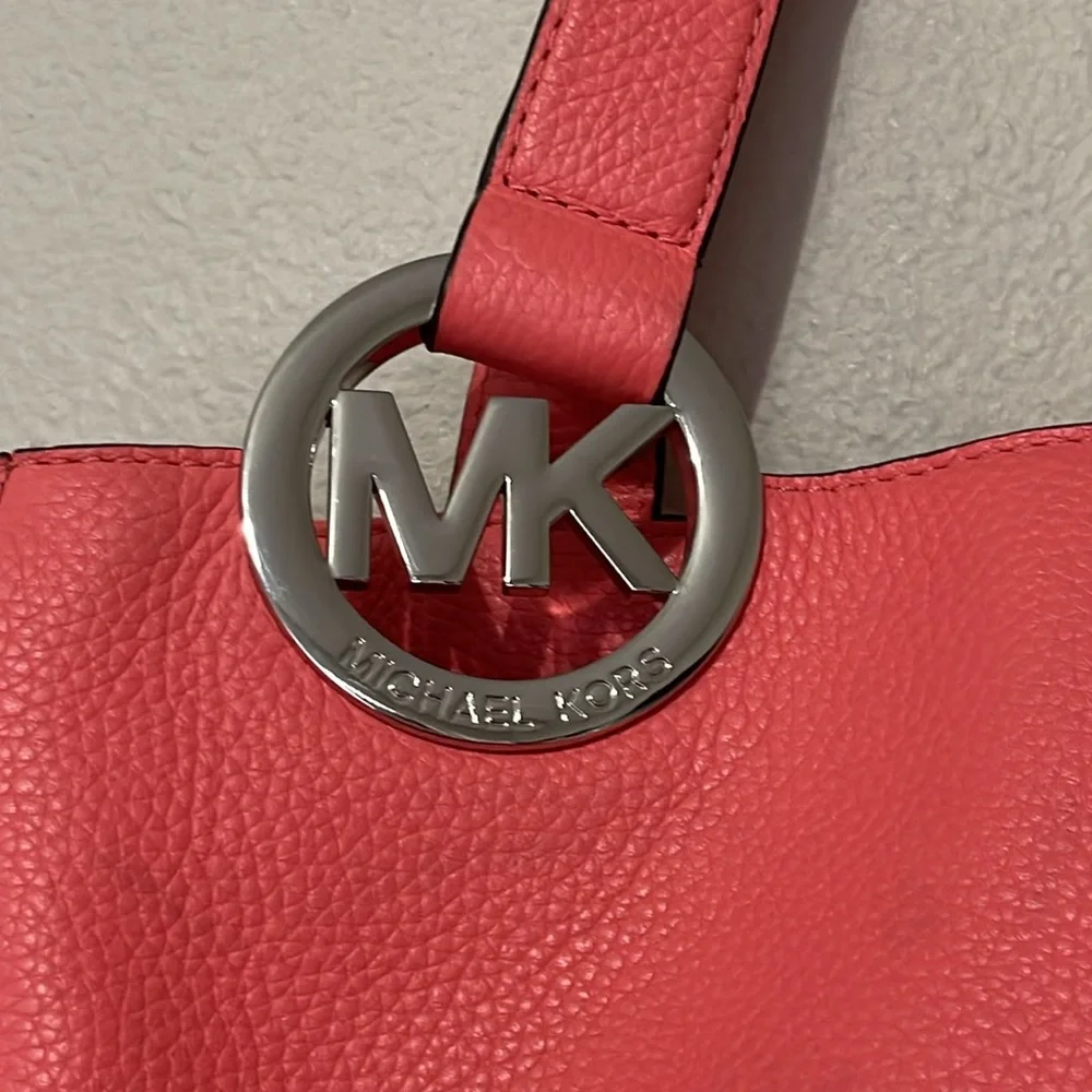 MICHAEL KORS LARGE SATCHEL PURSE - Picture 3 of 15